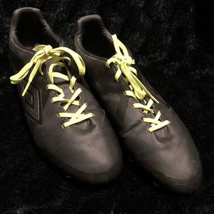 Umbro Cleats worn only once!! Like new!